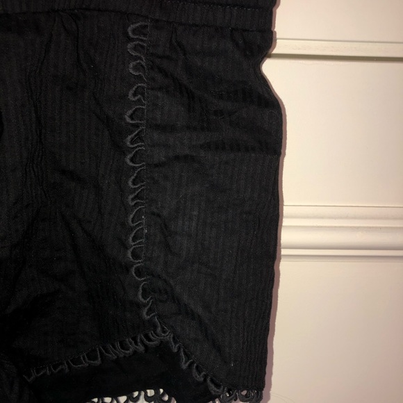 Pacsun ruffle edge shorts - Picture 6 of 7